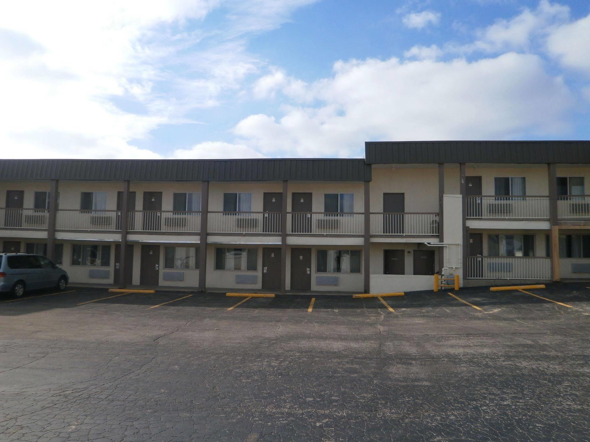 Richmond Inn And Suites מראה חיצוני תמונה