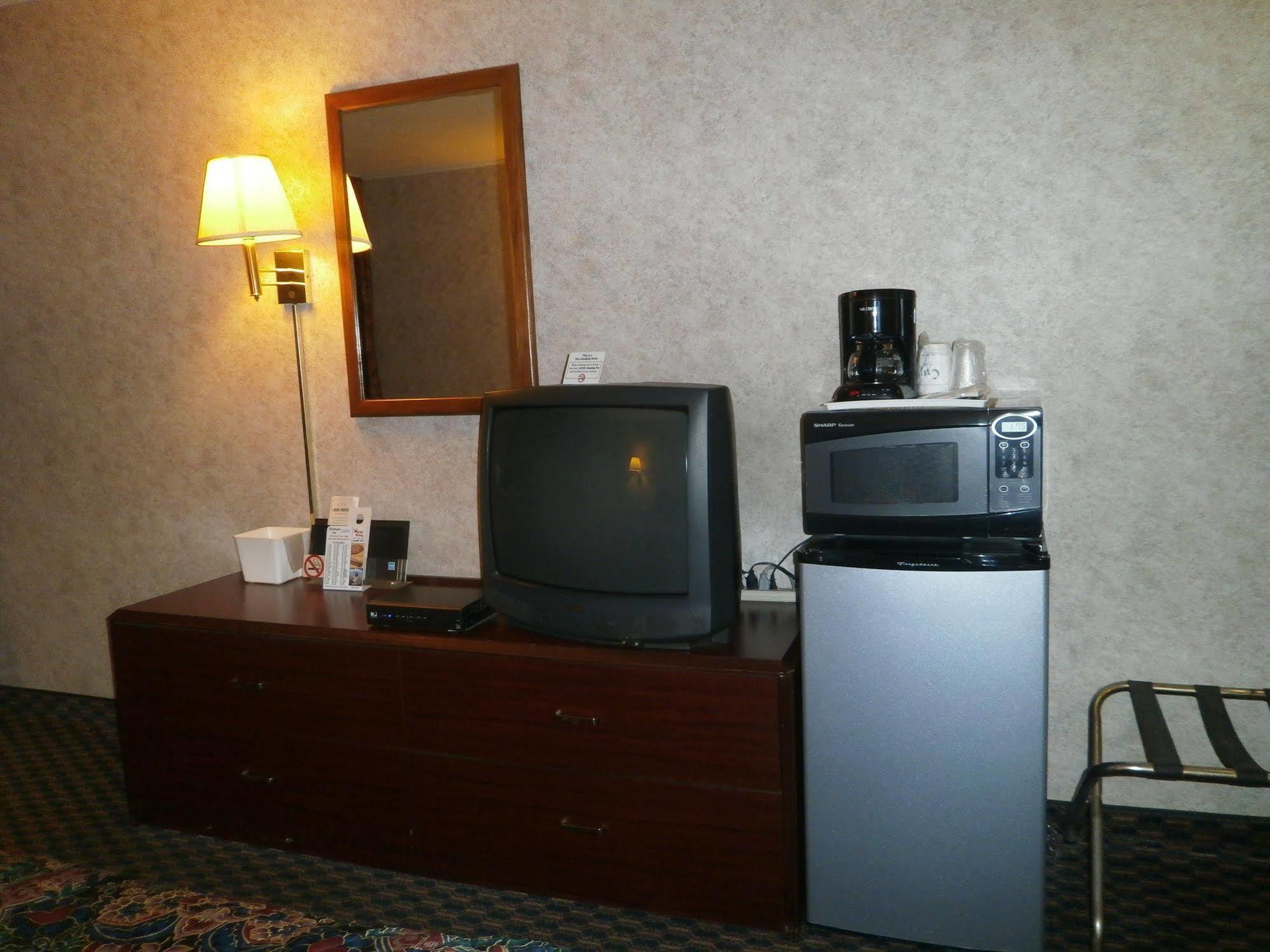 Richmond Inn And Suites מראה חיצוני תמונה