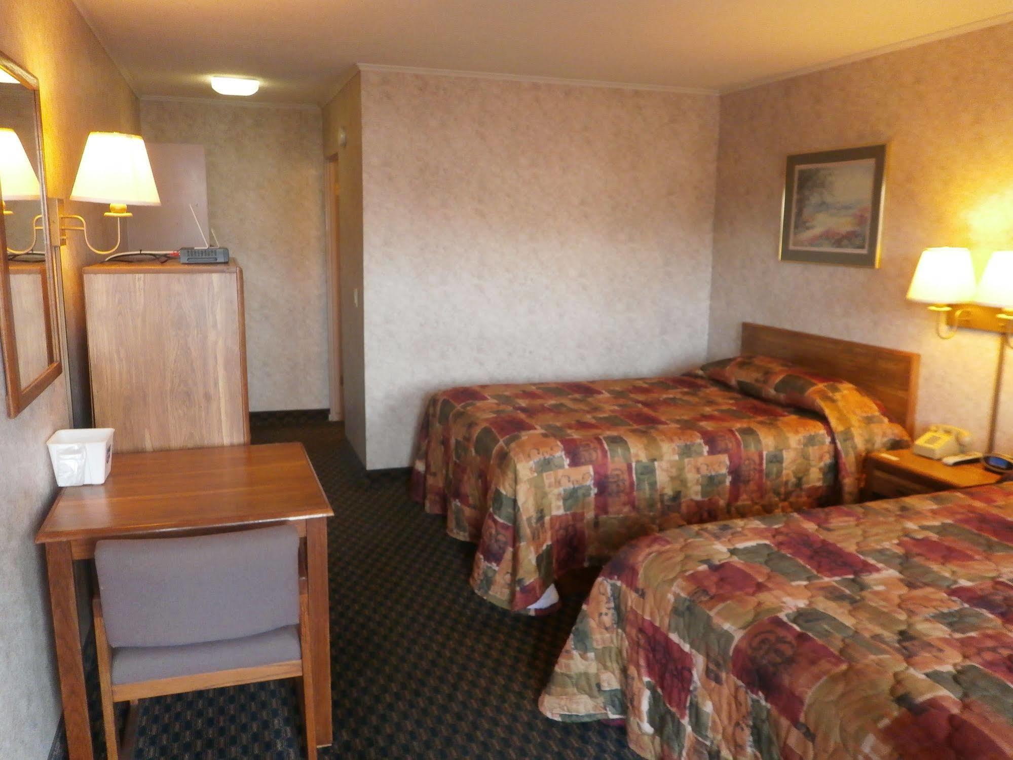 Richmond Inn And Suites מראה חיצוני תמונה